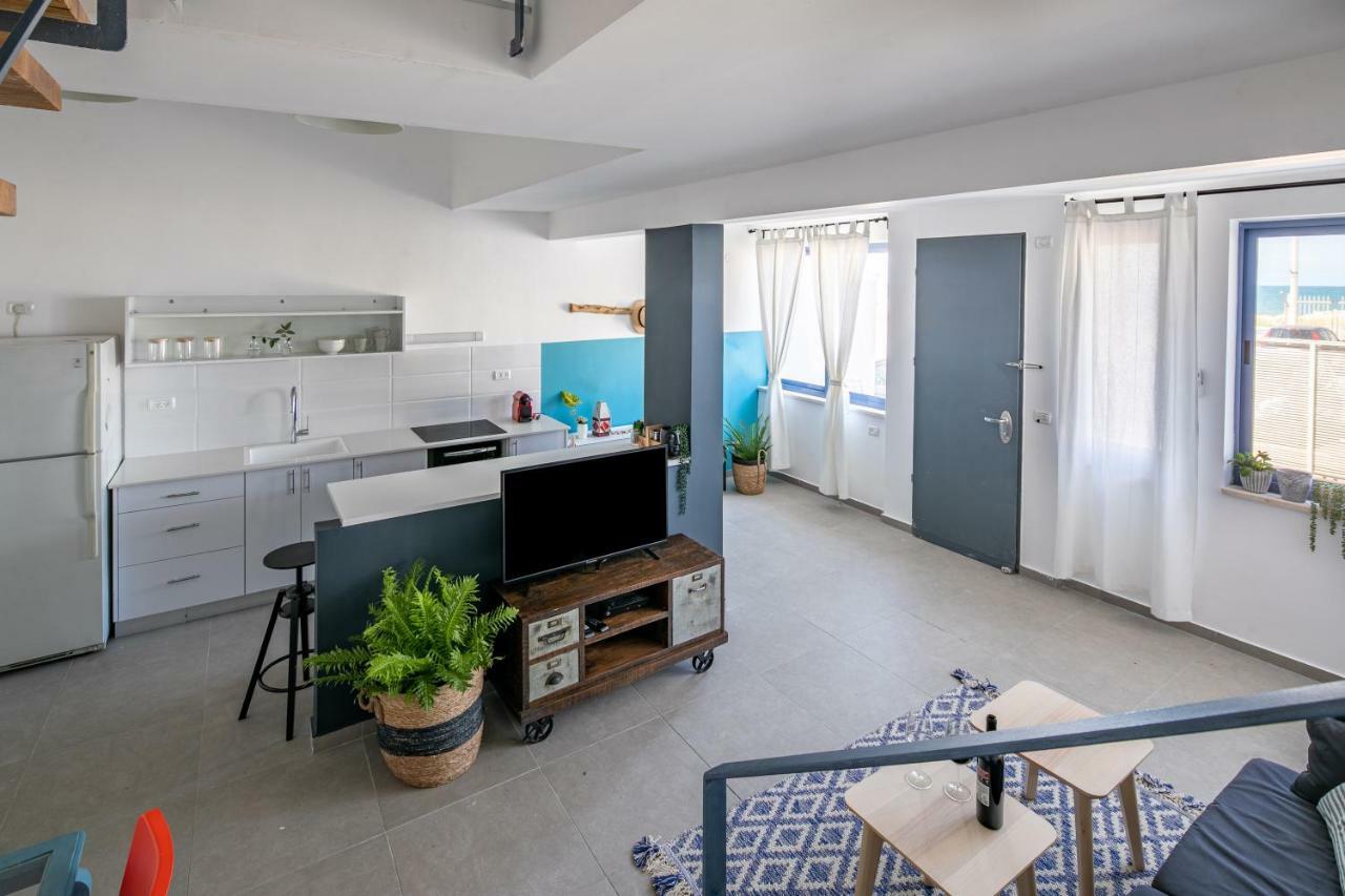 Port City Haifa - Bat Galim Oceanfront Luxury エクステリア 写真